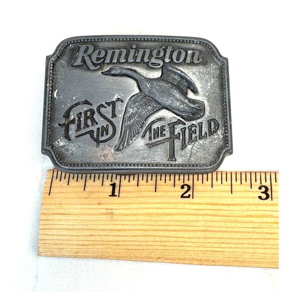 Vintage Remington Hunting First in the Field "Canada Goose" Belt Buckle Pewter - Picture 3 of 4